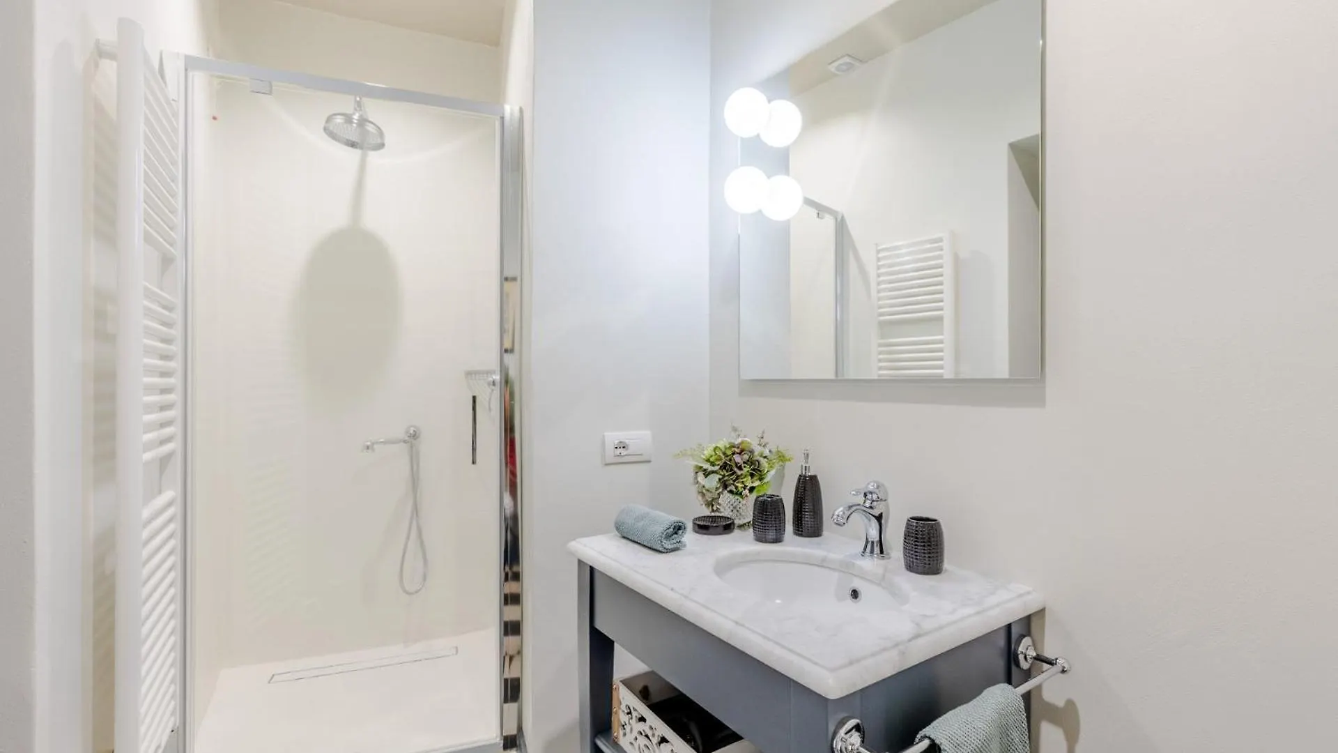 Gimber Smart And Luxury 2 Bedrooms 2 Bathrooms Lucca Itálie